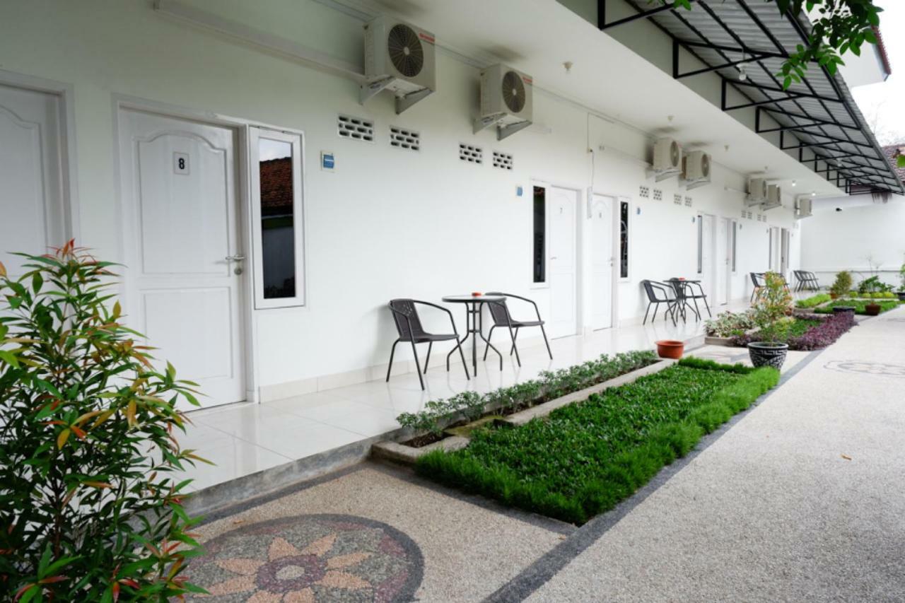 Reddoorz Near Mataram University מראה חיצוני תמונה