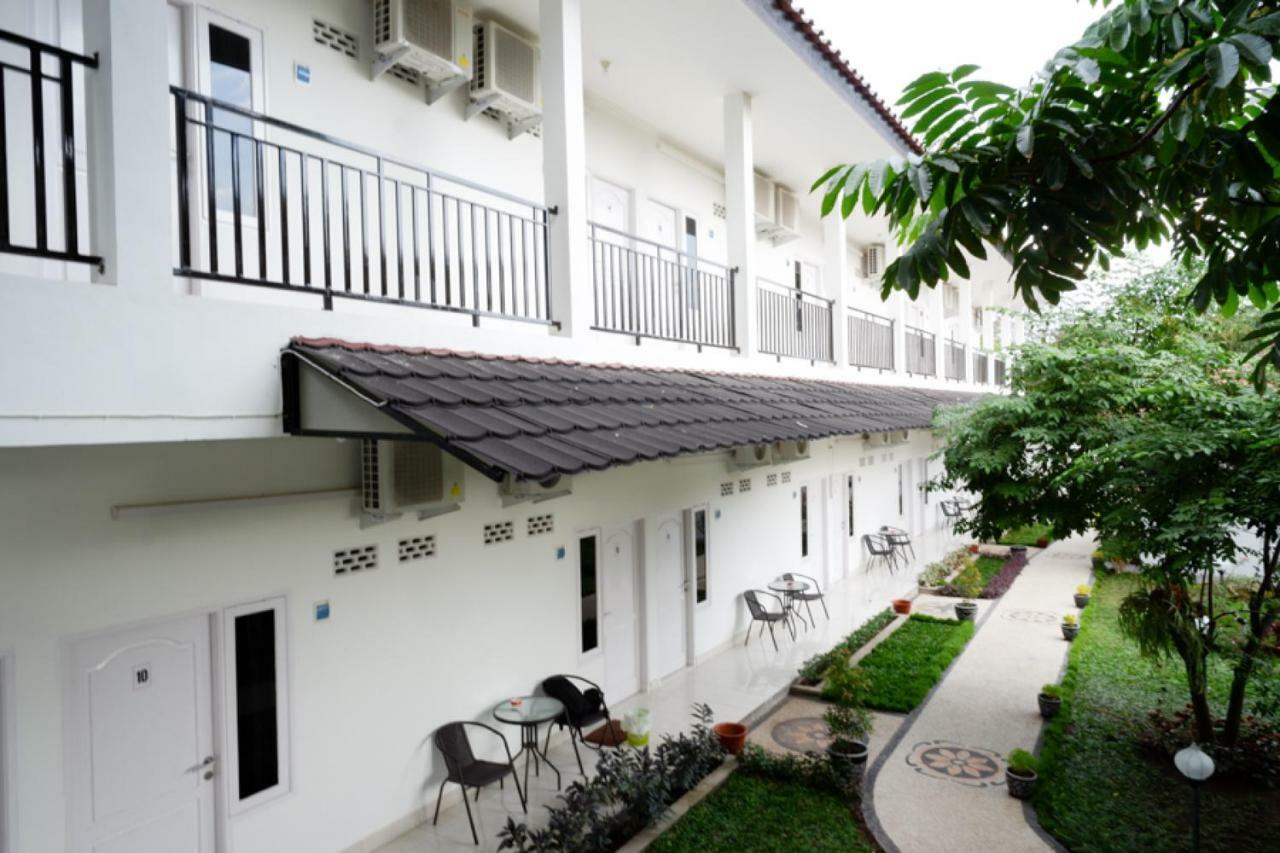 Reddoorz Near Mataram University מראה חיצוני תמונה