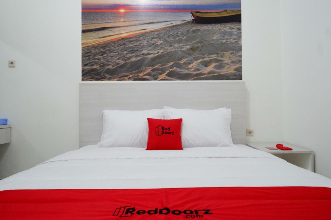 Reddoorz Near Mataram University מראה חיצוני תמונה