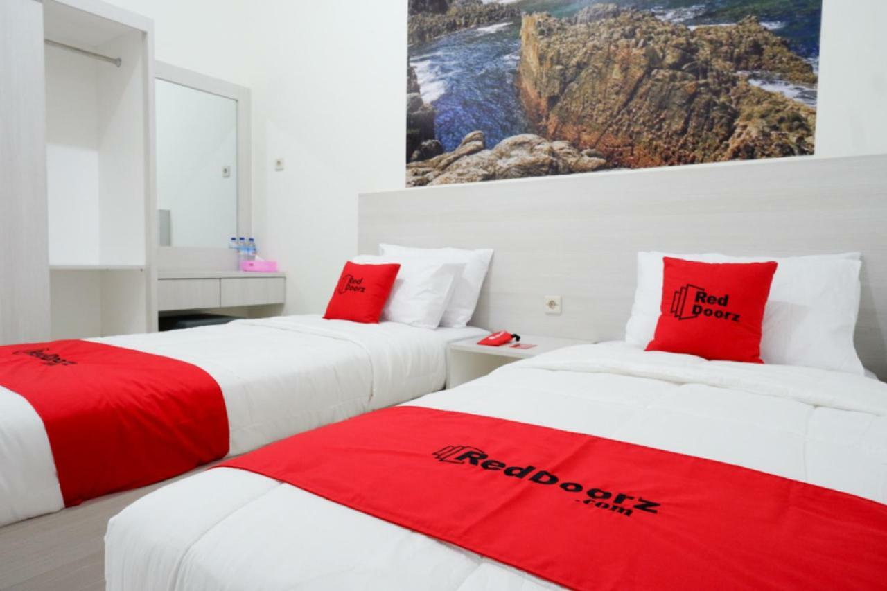 Reddoorz Near Mataram University מראה חיצוני תמונה